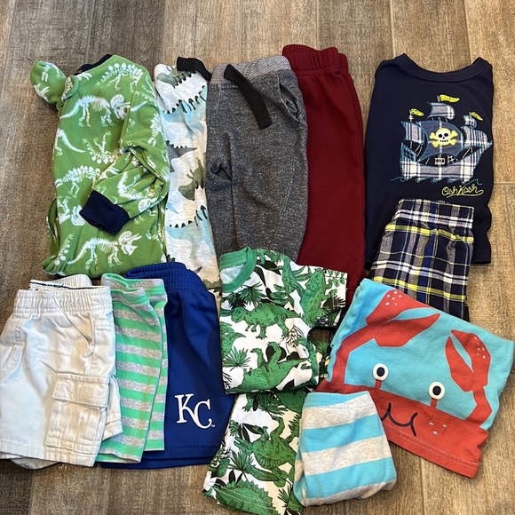 Boys 20 piece lot, tops, bottoms, pajamas - Picture 2 of 2